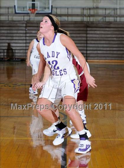 Thumbnail 2 in Benton vs Eldorado( Marion Lady Wildcat Invitational) photogallery.