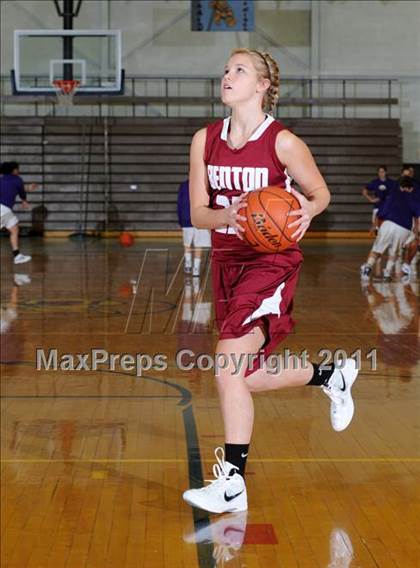 Thumbnail 2 in Benton vs Eldorado( Marion Lady Wildcat Invitational) photogallery.
