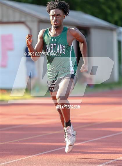 Thumbnail 1 in Section VIII Championship (Boys 400 Meters) photogallery.