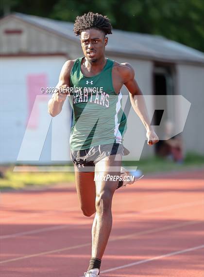 Thumbnail 3 in Section VIII Championship (Boys 400 Meters) photogallery.