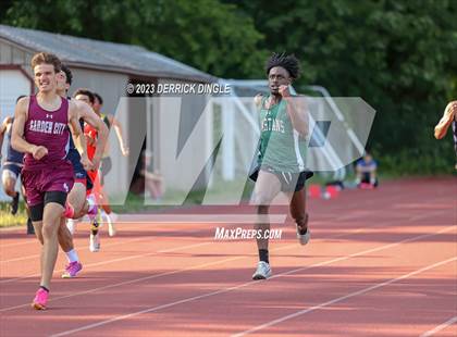 Thumbnail 3 in Section VIII Championship (Boys 400 Meters) photogallery.