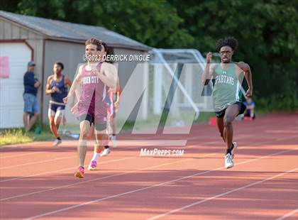 Thumbnail 3 in Section VIII Championship (Boys 400 Meters) photogallery.