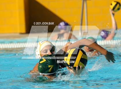 Thumbnail 1 in Castro Valley vs Alameda (Tri-Valley Invitational) photogallery.