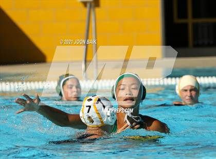 Thumbnail 2 in Castro Valley vs Alameda (Tri-Valley Invitational) photogallery.