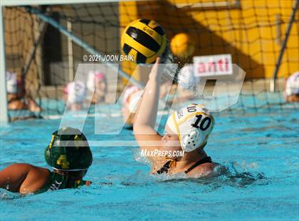 Thumbnail 3 in Castro Valley vs Alameda (Tri-Valley Invitational) photogallery.