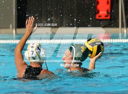 Thumbnail 2 in Castro Valley vs Alameda (Tri-Valley Invitational) photogallery.