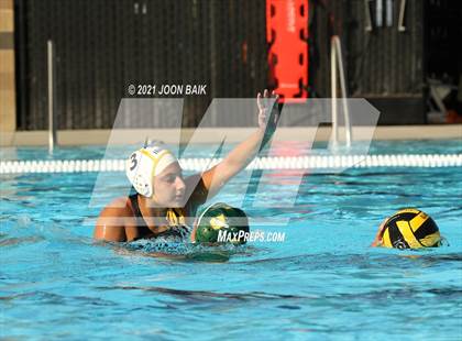 Thumbnail 3 in Castro Valley vs Alameda (Tri-Valley Invitational) photogallery.