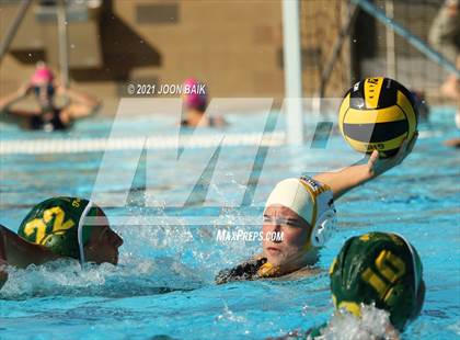 Thumbnail 2 in Castro Valley vs Alameda (Tri-Valley Invitational) photogallery.