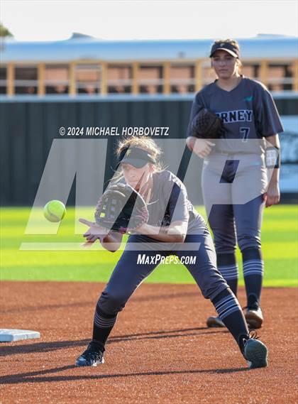 Thumbnail 1 in Forney vs. Walnut Grove (UIL 5A Softball Regional Semi-Final) photogallery.