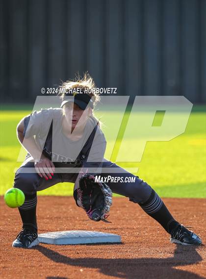 Thumbnail 1 in Forney vs. Walnut Grove (UIL 5A Softball Regional Semi-Final) photogallery.