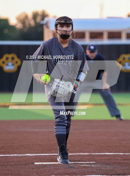 Thumbnail 1 in Forney vs. Walnut Grove (UIL 5A Softball Regional Semi-Final) photogallery.