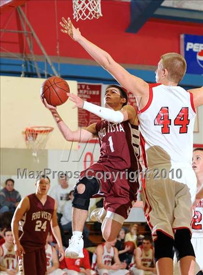 Thumbnail 3 in Rio Vista vs. East Nicolaus photogallery.