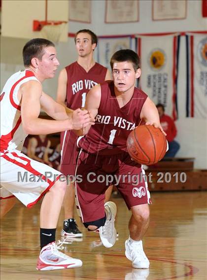 Thumbnail 2 in Rio Vista vs. East Nicolaus photogallery.