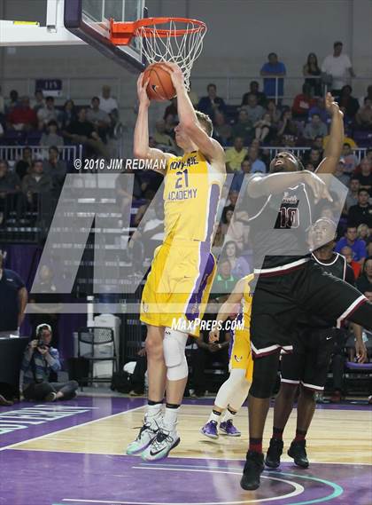 Thumbnail 2 in Memphis East vs. Montverde Academy (City of Palms Classic) photogallery.