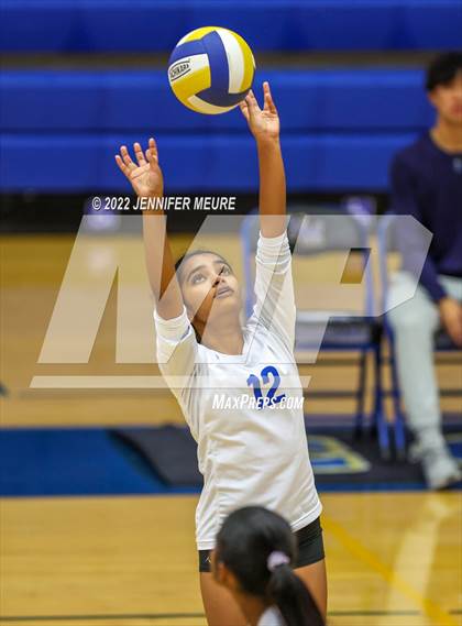 Thumbnail 2 in Irvington vs Homestead (JV Irvington Tournament)  photogallery.