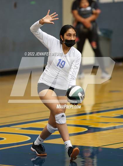 Thumbnail 2 in Irvington vs Homestead (JV Irvington Tournament)  photogallery.