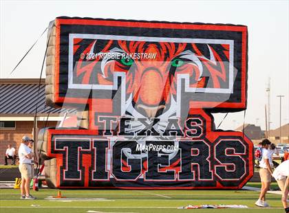 Thumbnail 2 in Texas @ Forney photogallery.