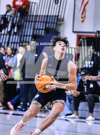 Thumbnail 1 in Pasadena vs Mater Dei Catholic (Annual Rose City Roundball Classic) photogallery.