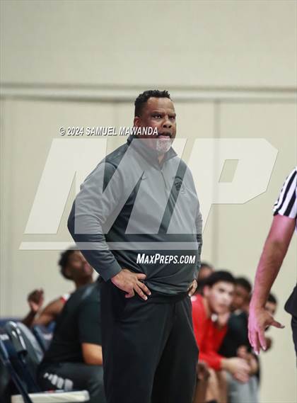 Thumbnail 2 in Pasadena vs Mater Dei Catholic (Annual Rose City Roundball Classic) photogallery.