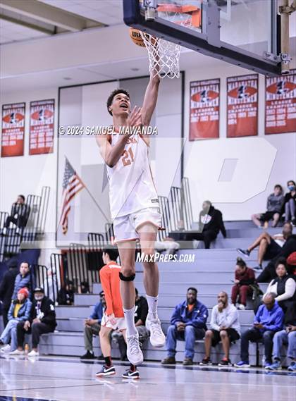 Thumbnail 2 in Pasadena vs Mater Dei Catholic (Annual Rose City Roundball Classic) photogallery.