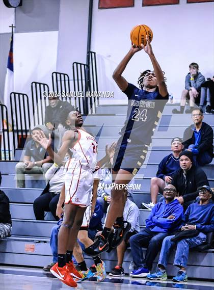 Thumbnail 1 in Pasadena vs Mater Dei Catholic (Annual Rose City Roundball Classic) photogallery.