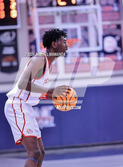 Thumbnail 2 in Pasadena vs Mater Dei Catholic (Annual Rose City Roundball Classic) photogallery.