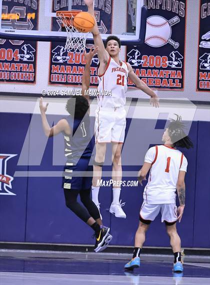 Thumbnail 2 in Pasadena vs Mater Dei Catholic (Annual Rose City Roundball Classic) photogallery.