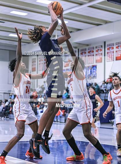 Thumbnail 2 in Pasadena vs Mater Dei Catholic (Annual Rose City Roundball Classic) photogallery.
