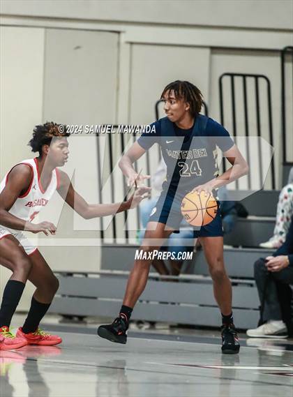 Thumbnail 1 in Pasadena vs Mater Dei Catholic (Annual Rose City Roundball Classic) photogallery.
