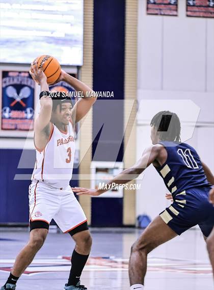Thumbnail 3 in Pasadena vs Mater Dei Catholic (Annual Rose City Roundball Classic) photogallery.