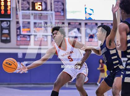 Thumbnail 1 in Pasadena vs Mater Dei Catholic (Annual Rose City Roundball Classic) photogallery.