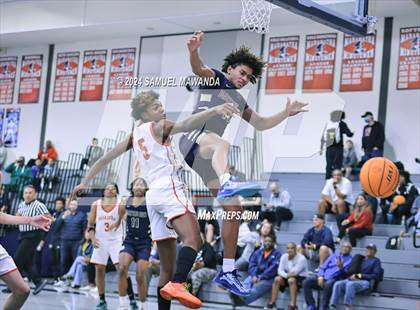 Thumbnail 3 in Pasadena vs Mater Dei Catholic (Annual Rose City Roundball Classic) photogallery.