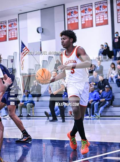 Thumbnail 2 in Pasadena vs Mater Dei Catholic (Annual Rose City Roundball Classic) photogallery.