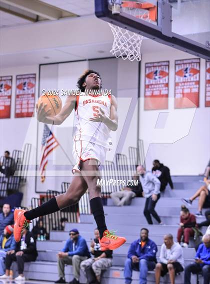 Thumbnail 1 in Pasadena vs Mater Dei Catholic (Annual Rose City Roundball Classic) photogallery.