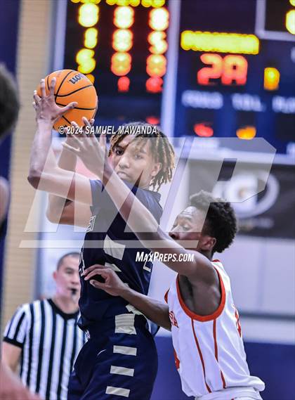 Thumbnail 2 in Pasadena vs Mater Dei Catholic (Annual Rose City Roundball Classic) photogallery.