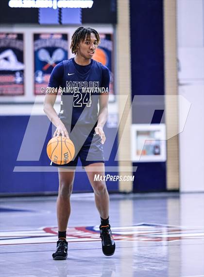 Thumbnail 2 in Pasadena vs Mater Dei Catholic (Annual Rose City Roundball Classic) photogallery.