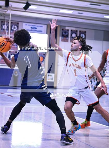 Thumbnail 1 in Pasadena vs Mater Dei Catholic (Annual Rose City Roundball Classic) photogallery.