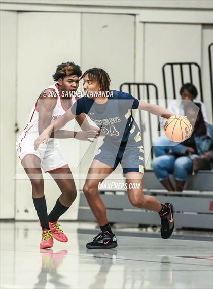 Thumbnail 2 in Pasadena vs Mater Dei Catholic (Annual Rose City Roundball Classic) photogallery.