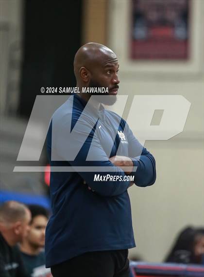 Thumbnail 1 in Pasadena vs Mater Dei Catholic (Annual Rose City Roundball Classic) photogallery.