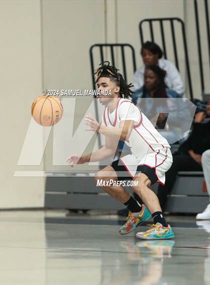 Thumbnail 2 in Pasadena vs Mater Dei Catholic (Annual Rose City Roundball Classic) photogallery.