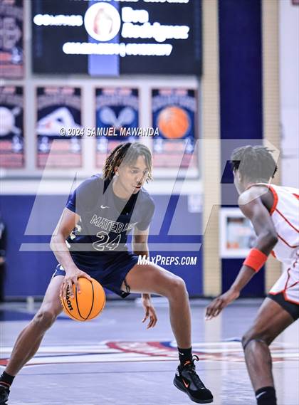 Thumbnail 2 in Pasadena vs Mater Dei Catholic (Annual Rose City Roundball Classic) photogallery.