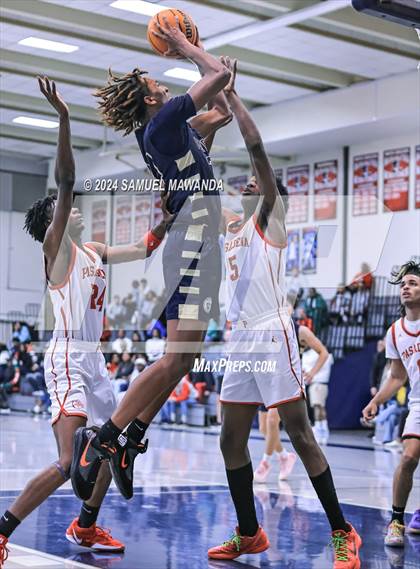 Thumbnail 3 in Pasadena vs Mater Dei Catholic (Annual Rose City Roundball Classic) photogallery.