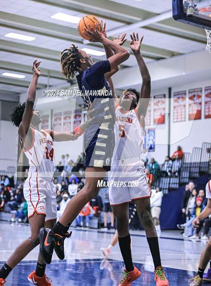Thumbnail 1 in Pasadena vs Mater Dei Catholic (Annual Rose City Roundball Classic) photogallery.