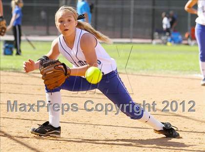 Thumbnail 3 in Burbank @ Charter Oak photogallery.