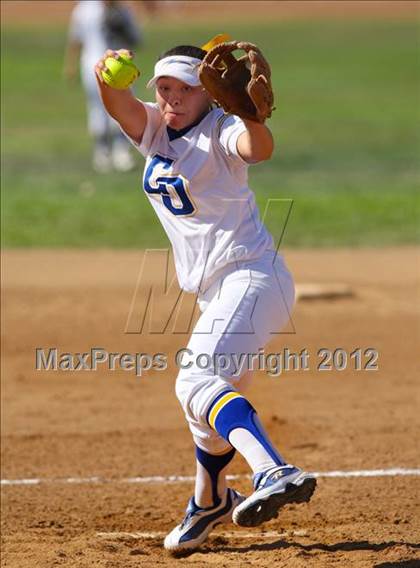 Thumbnail 2 in Burbank @ Charter Oak photogallery.