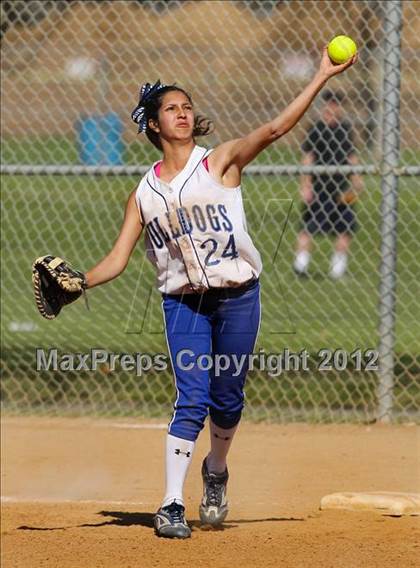 Thumbnail 1 in Burbank @ Charter Oak photogallery.