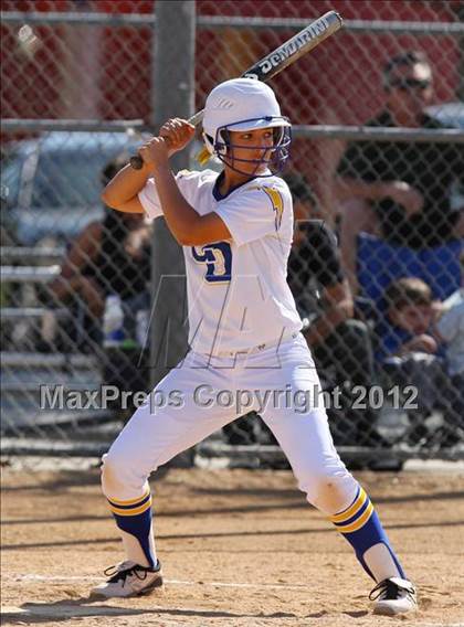 Thumbnail 3 in Burbank @ Charter Oak photogallery.