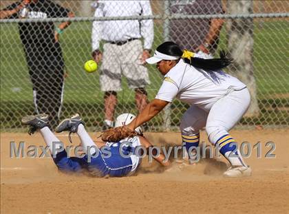 Thumbnail 3 in Burbank @ Charter Oak photogallery.