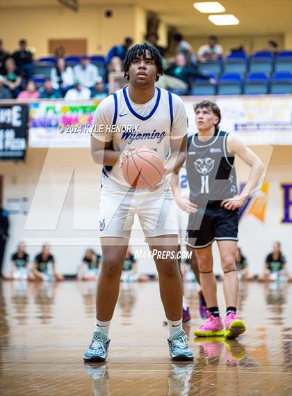 Thumbnail 2 in Wyoming vs. Badin (OSHAA Division II Regional Semifinal) photogallery.