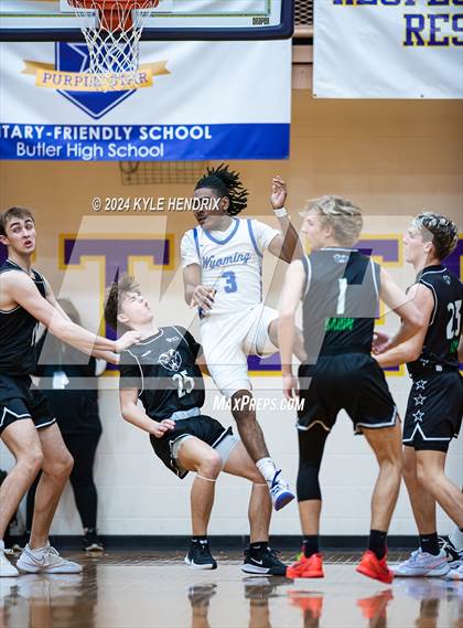 Thumbnail 3 in Wyoming vs. Badin (OSHAA Division II Regional Semifinal) photogallery.